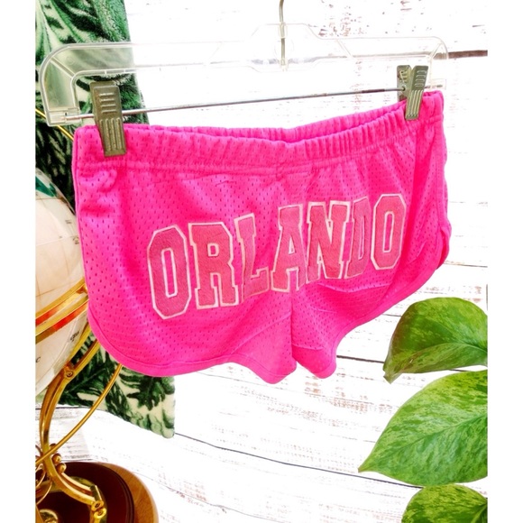Vintage Pants - Sold 🌻 Vintage Y2K low rise Orlando shorts